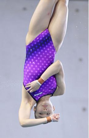 　女子３メートル板飛び込みで優勝した金戸凜＝東京辰巳国際水泳場