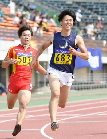 男子１００メートル準決勝　参考記録で９秒94をマークした多田修平（右）＝ＳｈｏｎａｎＢＭＷスタジアム平塚