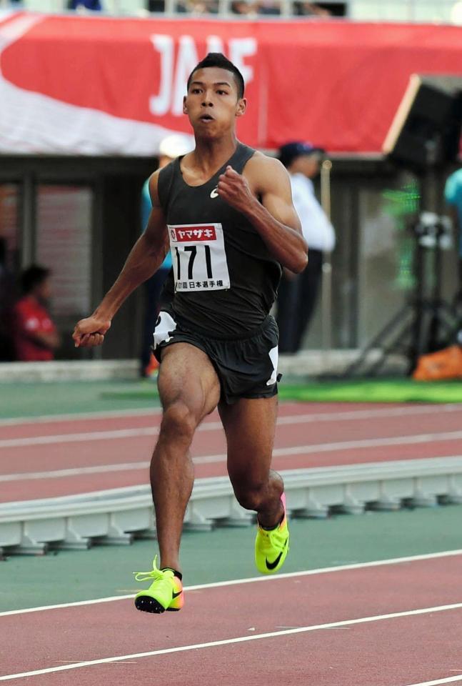 １０秒０６の好タイムで予選を通過したサニブラウン・ハキーム＝ヤンマースタジアム長居（撮影・佐藤厚）
