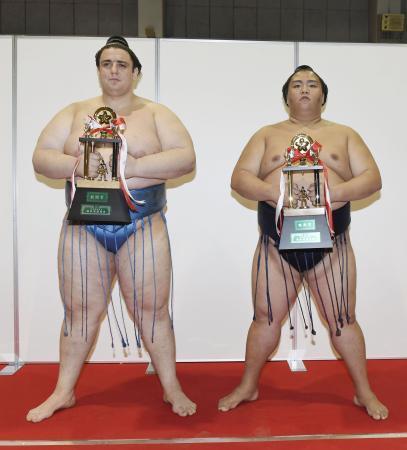 御嶽海が殊勲賞、碧山は敢闘賞 技能賞は該当者なし