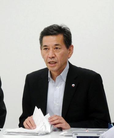 　理事会の内容を報告する日本バレーボール協会の林事務局長