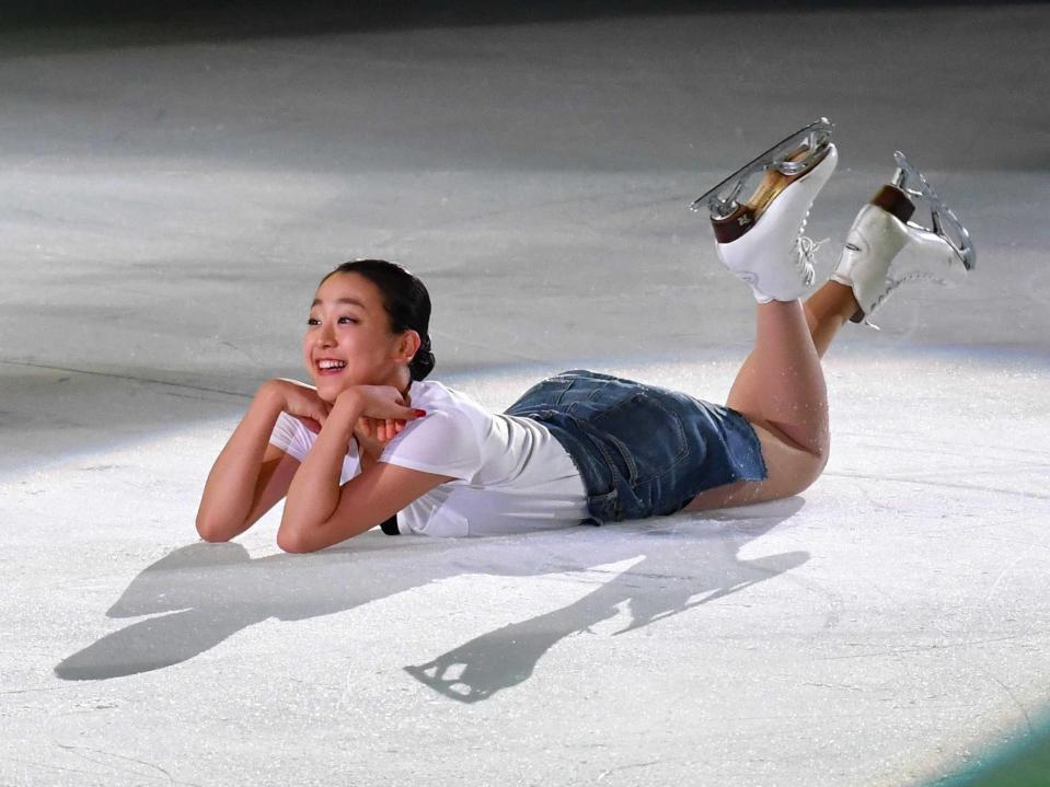 　引退発表後、初のアイスショーで演技する浅田真央さん