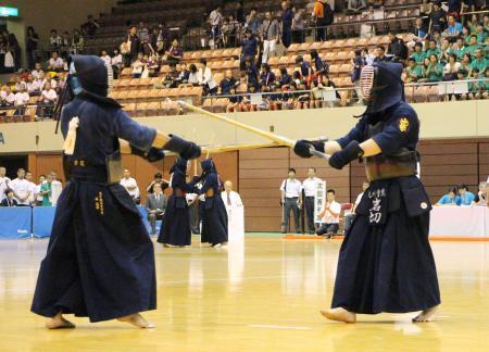 剣道男子、異例の再試合に決着 全国高校総体