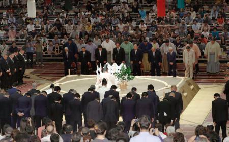 ３横綱休場の秋場所前に土俵祭り　理事長「いい相撲を」