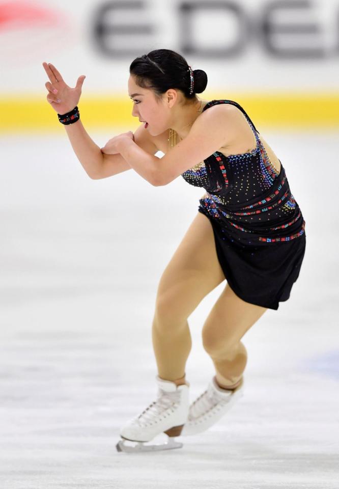 　女子フリーで演技する樋口新葉。２位に終わった（共同）