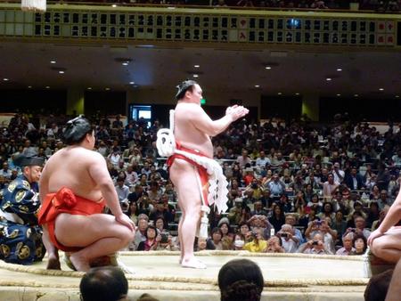 　両国国技館で土俵入りを行った白鵬