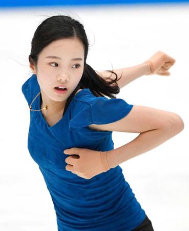 　ジャパン・オープンの前日練習で、新しいＳＰを披露する本田真凜