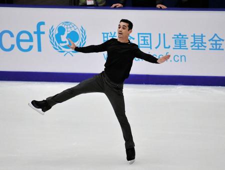 コミカルな演技を見せるハビエル・フェルナンデス（スペイン）