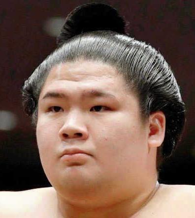 宇良が休場　右膝痛…七番稽古で再び悪化