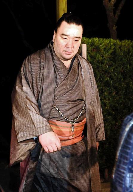 日馬富士、深夜の緊急帰京…鳥取県警が１７日に都内で任意事情聴取へ