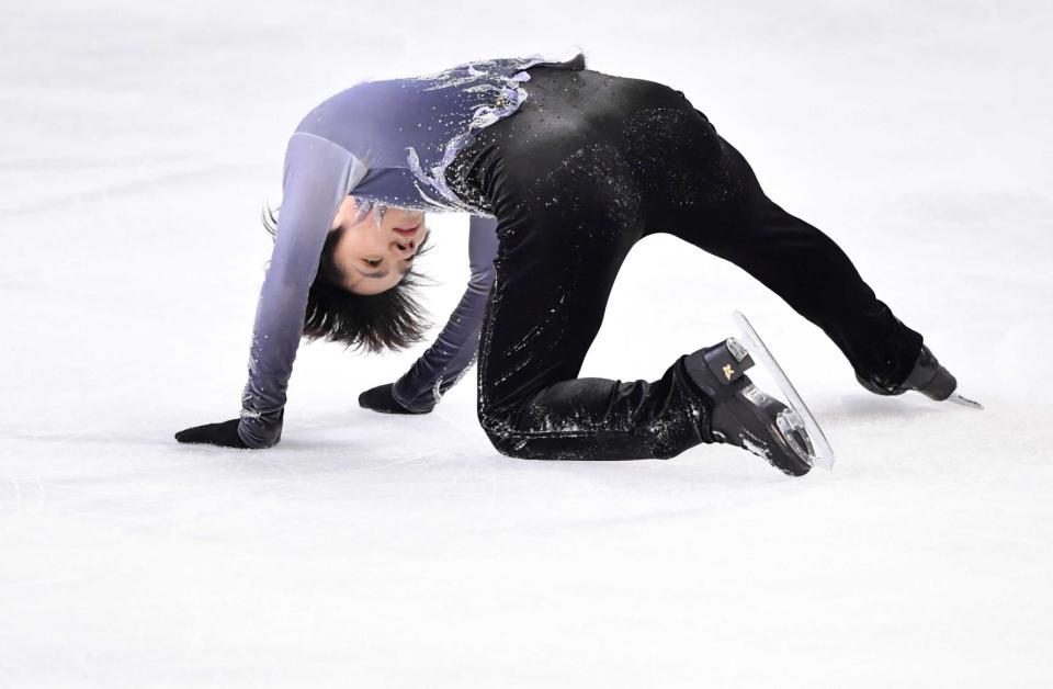 　ＳＰを前にした公式練習でジャンプの着氷に失敗、転倒する宇野昌磨