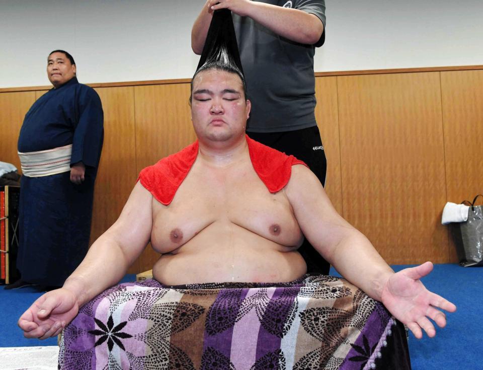 　３敗目を喫した稀勢の里