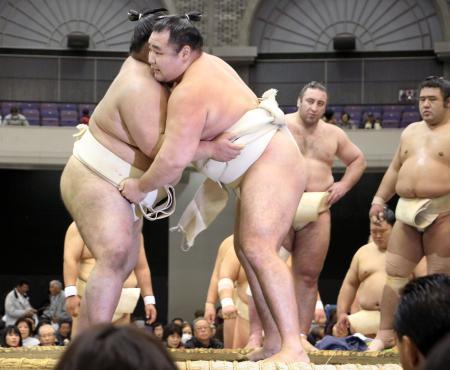 大相撲冬巡業、会場に熱気 暴行問題の中、開始１週間