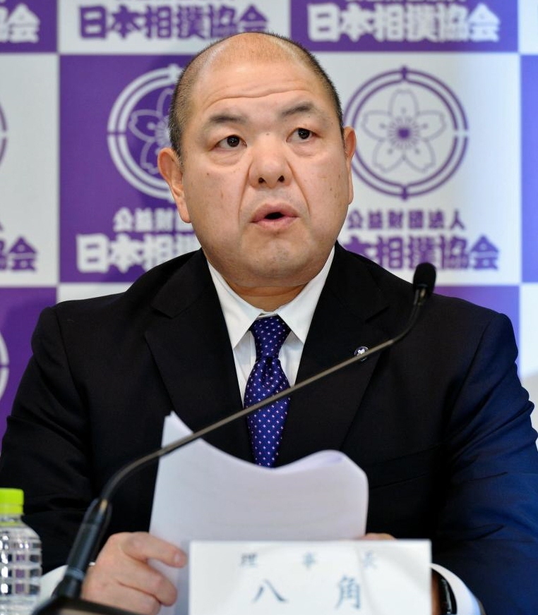 会見を行う八角理事長＝両国国技館（撮影・中田匡峻）