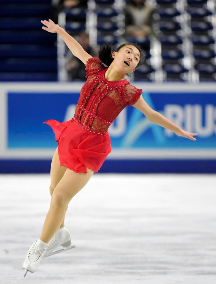 SP首位の坂本花織、真っ赤な衣装で公式練習/スポーツ/デイリー ...