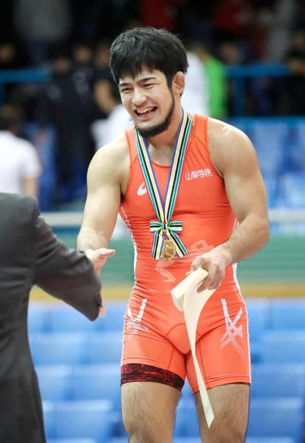 藤波 メダリストの貫禄見せて初優勝　験担ぎでヒゲ伸ばし「似合うでしょ？」