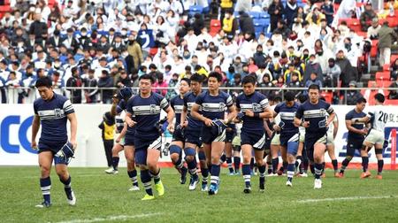 大阪桐蔭に敗れ肩を落とす桐蔭学園フィフティーン＝花園ラグビー場（撮影・山口登）