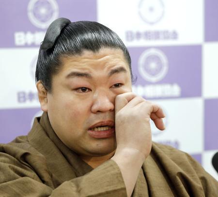 引退の元幕内双大竜が記者会見 被災地を思い、涙で声震わす