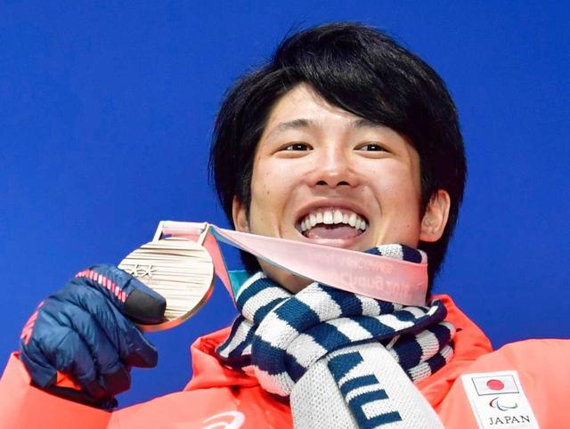 成田緑夢、完璧な銅！準決勝転倒も攻め続け　スノボで日本人選手初メダル