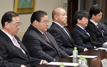相撲協会、八角理事長の続投決定 任期２年、親方の理事１０人選任