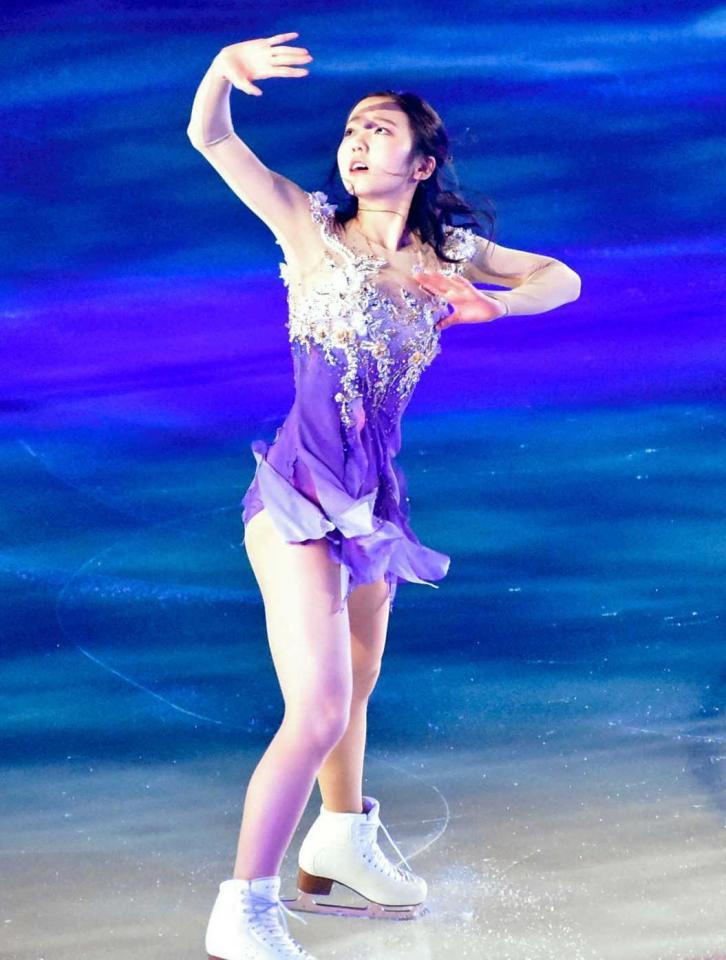 　演技する本田真凜