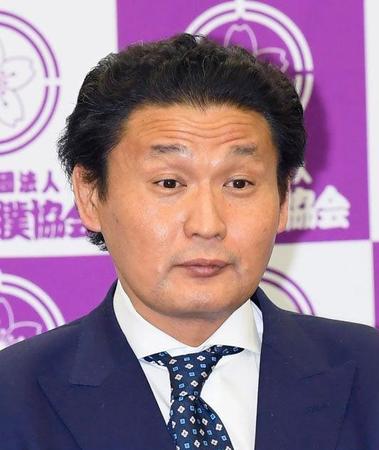 　「委員」から「年寄」に降格した貴乃花親方