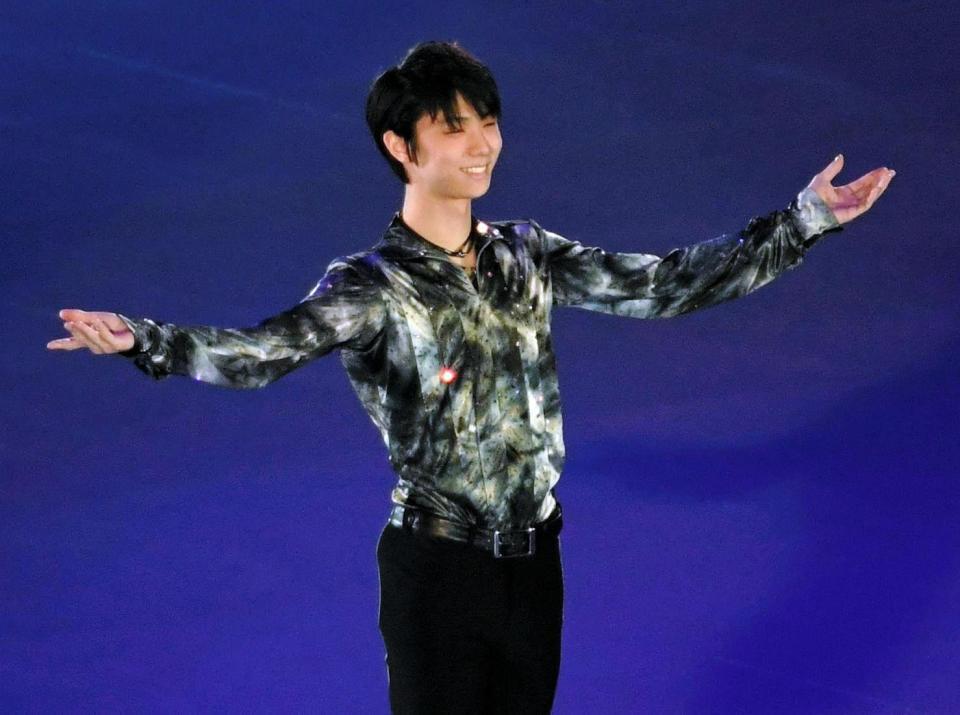 オープニングで登場した羽生結弦＝武蔵野の森総合スポーツプラザ（撮影・棚橋慶太）