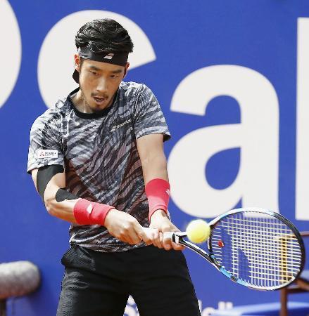 テニス、杉田祐一は１回戦敗退 バルセロナ・オープン
