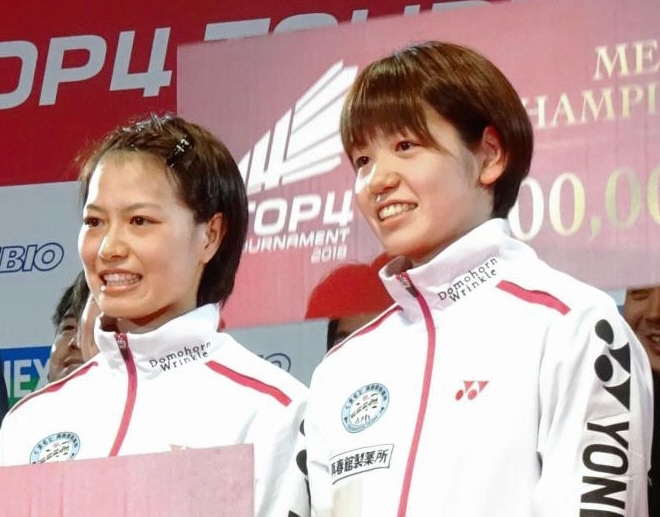 女子ダブルスの福島由紀（左）、広田彩花組