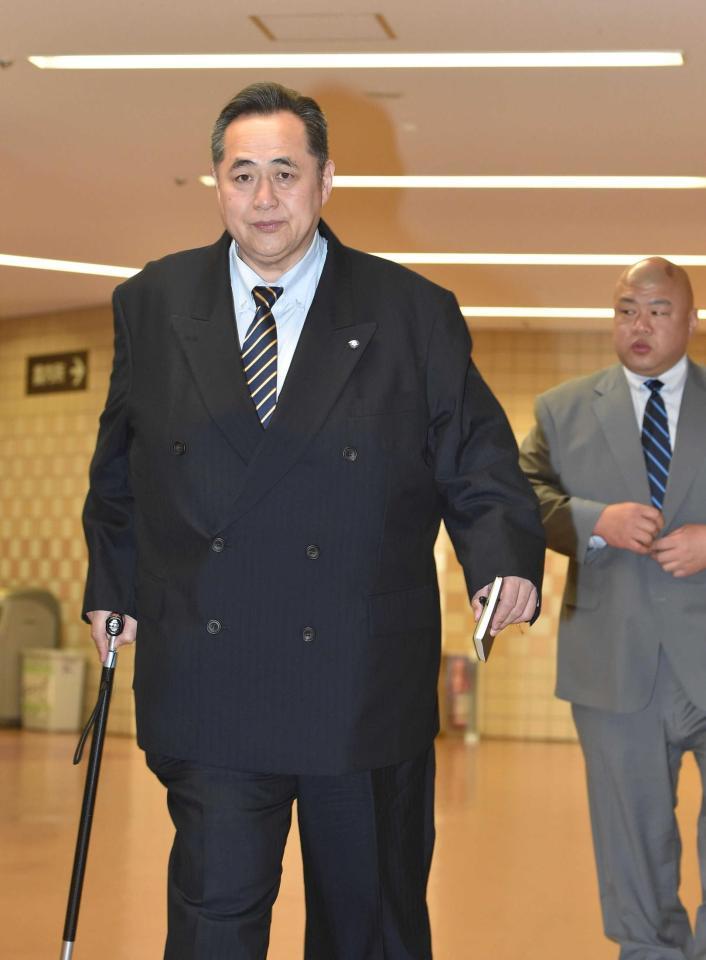 　「女性と土俵について」を議論する臨時理事会に出席する芝田山親方（撮影・金田祐二）