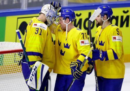 スウェーデンとスイスが決勝へ アイスホッケー世界選手権