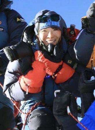 　エベレスト登頂に成功した女性医師の大城和恵さん（山岳医療救助機構提供）