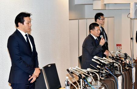 　日大アメフット部、内田正人前監督と井上奨コーチの処分を報告する関東学生アメリカンフットボール連盟の（左から）森本啓司専務理事、柿沢優二理事長、寺田昌弘監事