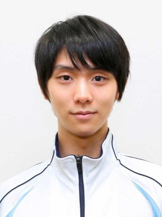 　五輪博物館に手袋を寄贈した羽生結弦（共同）