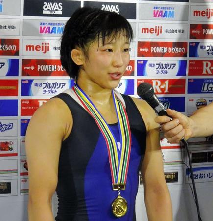　女子５０キロ級で優勝した須崎優衣