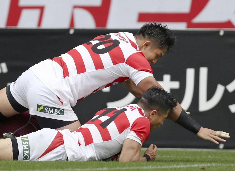 　日本－ジョージア　後半、トライをする姫野（上）＝豊田