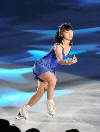 新プログラムを披露する坂本花織