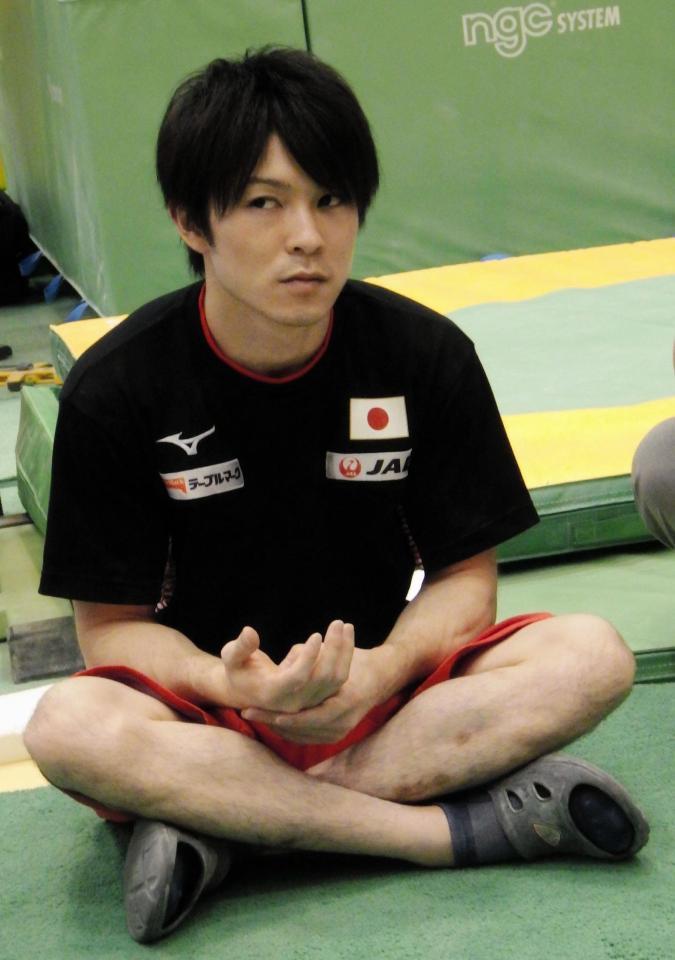 　公開練習後に語る内村航平