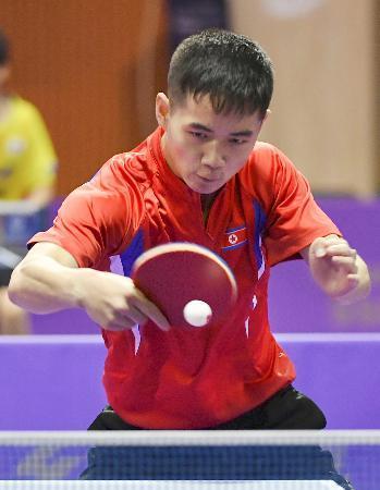 　１７日、卓球の韓国オープン予選に出場した北朝鮮の選手＝大田（共同）
