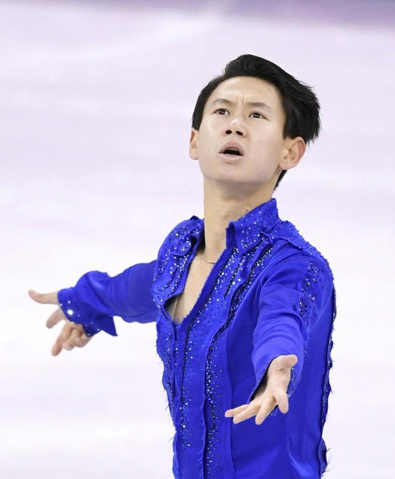 　平昌五輪フィギュアスケート男子ＳＰに出場したカザフスタンのデニス・テン（共同）