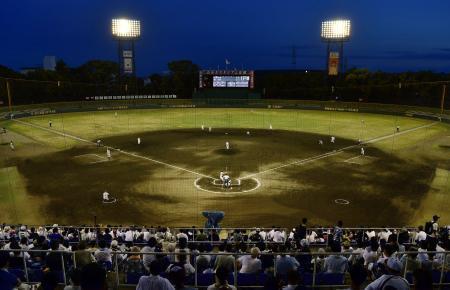 猛暑で異例のナイター開催、京都 高校野球、午後の試合繰り下げ