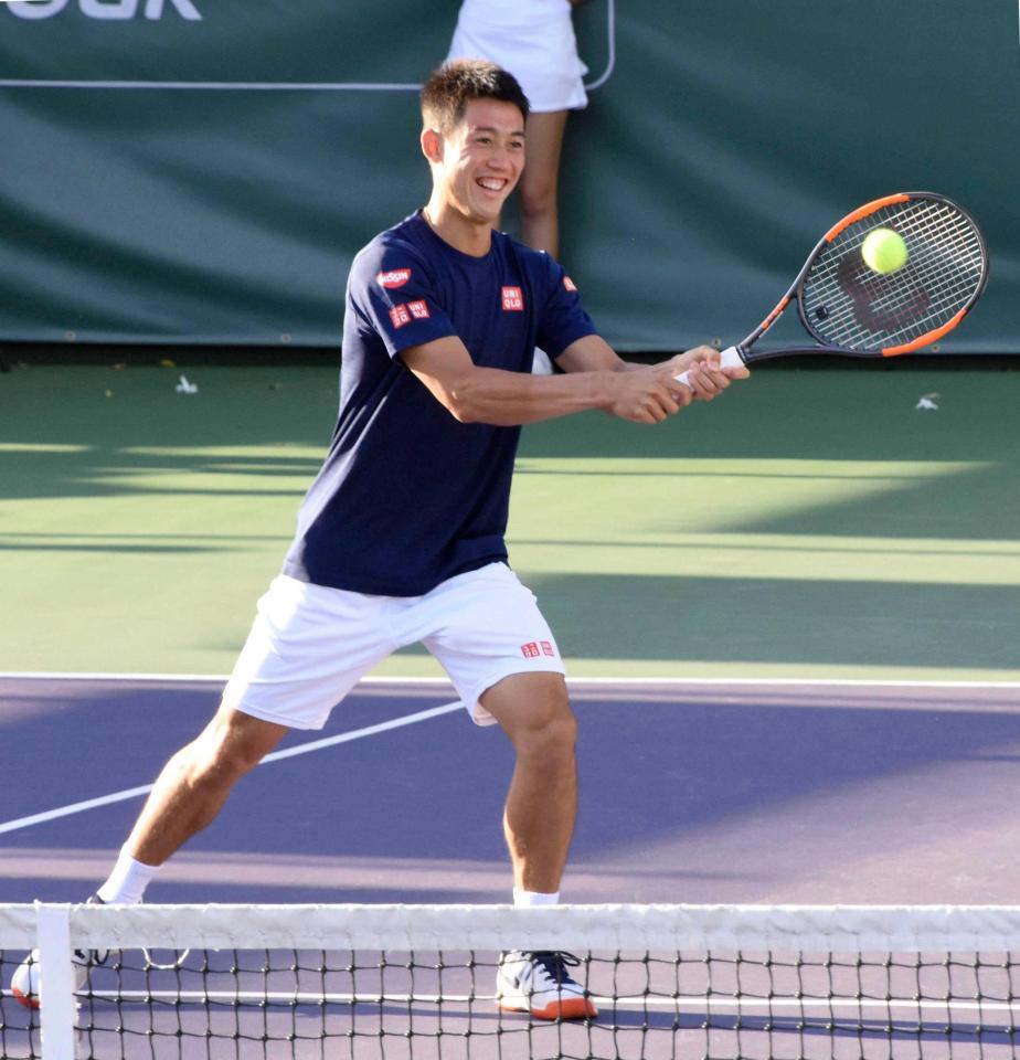 　慈善イベントに参加した男子テニスの錦織圭（共同）