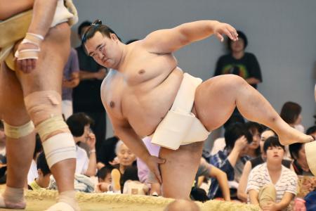 　大津市で行われた夏巡業に参加した横綱稀勢の里