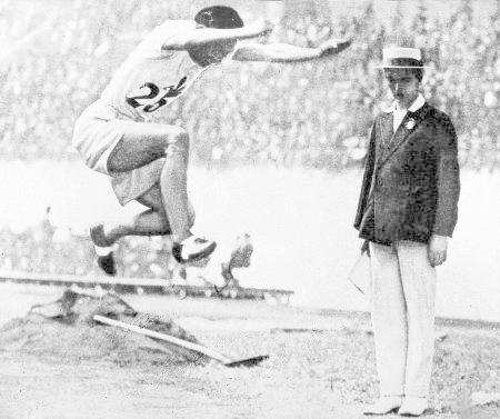 　１９２８年のアムステルダム五輪の陸上男子三段跳びで、日本の金メダル第１号に輝いた織田幹雄さん