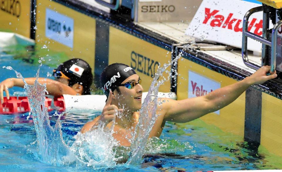 　男子２００メートルバタフライ決勝で優勝し喜ぶ瀬戸大也