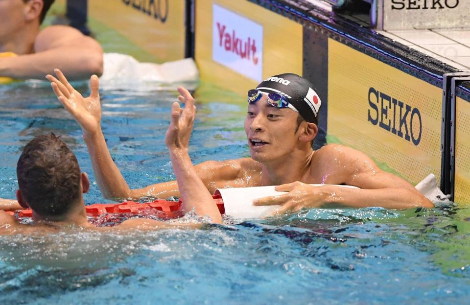 　男子２００メートル背泳ぎで銀メダルを獲得した入江陵介（撮影・金田祐二）