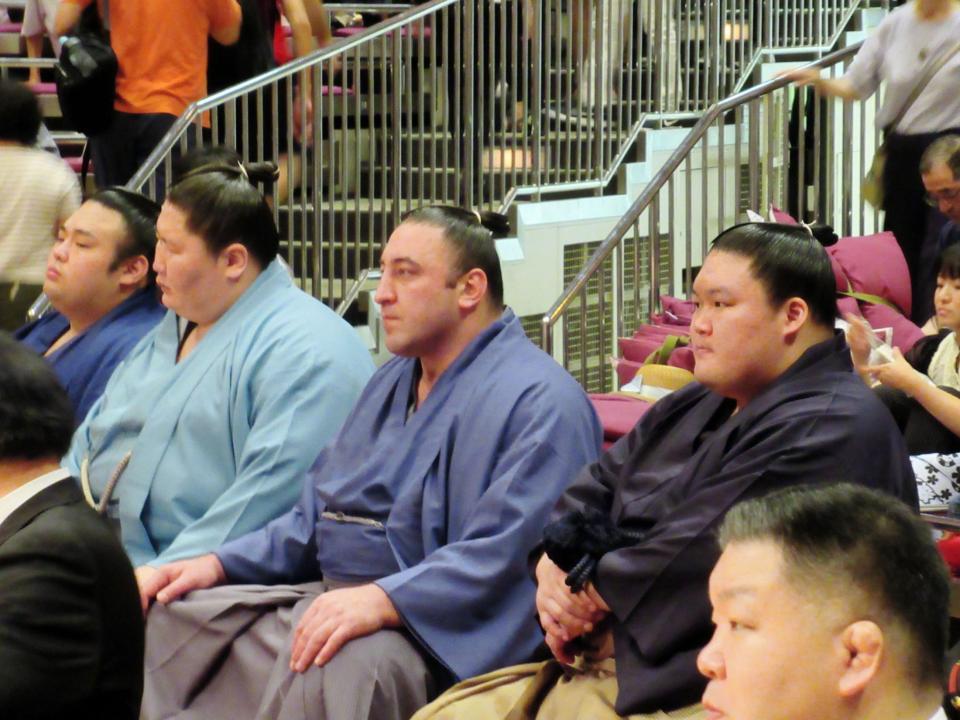 土俵祭りに参加した（右から）豪栄道、栃ノ心、逸ノ城、貴景勝