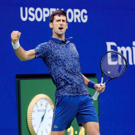 　フアンマルティン・デルポトロを下し、３年ぶり３度目の優勝を果たしたノバク・ジョコビッチ（ゲッティ＝共同）