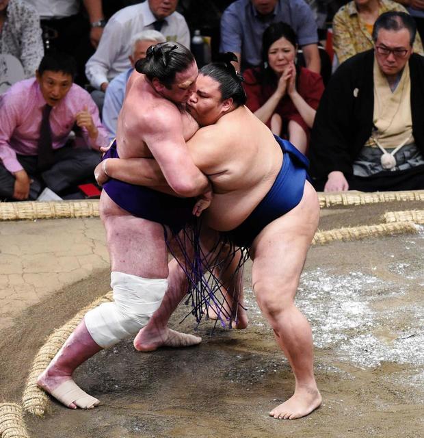 御嶽海、大関とりへ“第一関門”突破　栃ノ心破り５連勝「大関に勝って自信に」