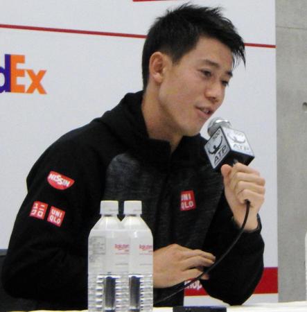 楽天オープンを前に会見した錦織圭＝武蔵野の森スポーツプラザ